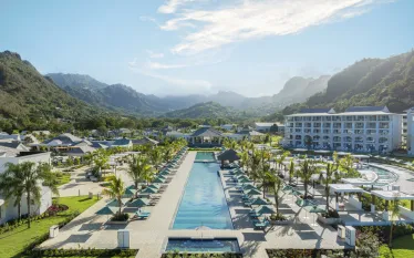 SandalsSaintVincentAndTheGrenadines-Aerial-Pool-To-Lobby.jpg.webp