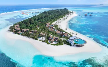 bestdivingguidemaldives_sixsenses Kanuhura.jpg.webp