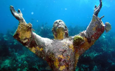 christ-underwater-keys-shutterstock-lawrence-cruciana.jpg.webp