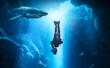 diving-deep-movie-poster-.jpg.webp