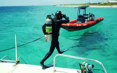 fabien-cousteau-giant-stride.jpg.webp