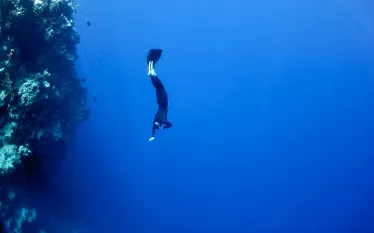 freediver-blue-hole-dahab-egypt-shutterstock-sergey-orlov.jpg.webp