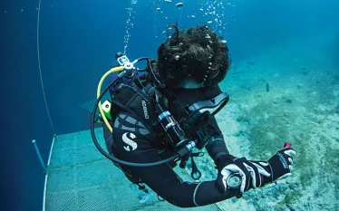 how-to-care-for-dive-computer--jmb.jpg.webp