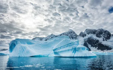 ice-diving-hacks-antarctica.jpg.webp