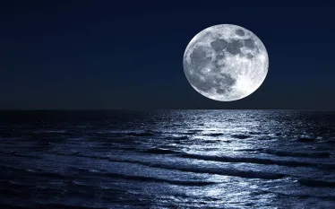 moon-ocean-shutterstock-krasowit.jpg.webp