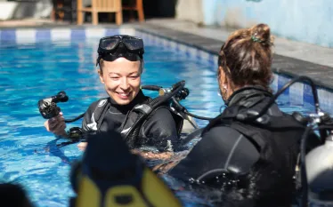 padi-club-diver-pool_shutterstock_.jpg.webp