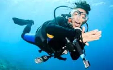 scu-buddy-diver-smiling-shutterstock__thumb.jpg.webp
