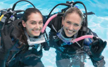 scuba-diving-girls-smiling-training_thumb.jpg.webp