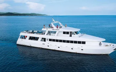 scuba-diving-liveaboard-hero.jpg.webp