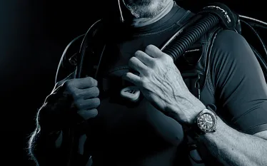 seiko-dive-watch-and-diver-.jpg.webp