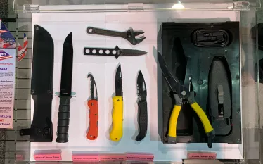 tekna-announces-new-dive-knives-underwater-cutting-tools_dema.png.webp