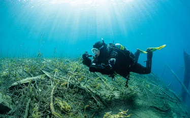 videographer-drysuit-annie-crawley.jpg.webp