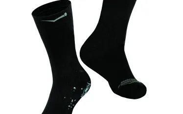 wvrnnr_sock_only_vrsn_edit_.jpg.webp