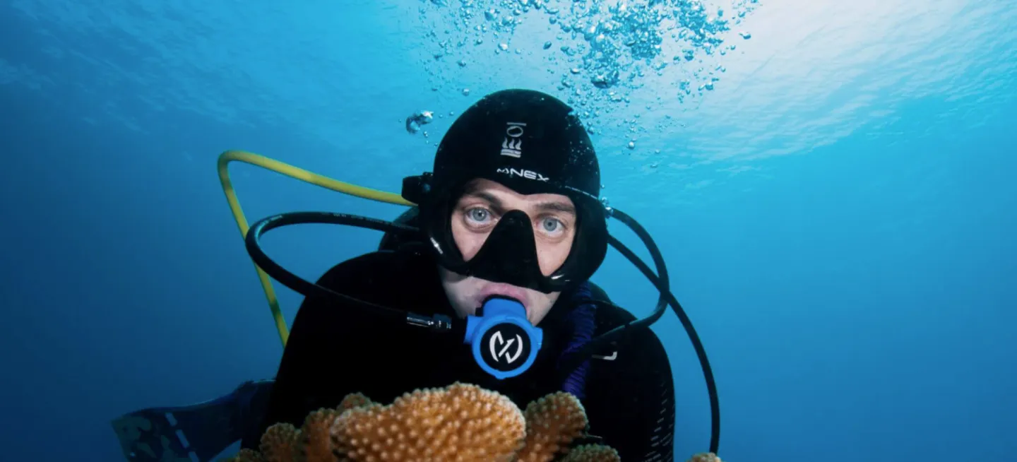 diver underwater nex regulator