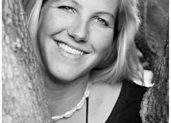 Liz Parkinson Dive Against Debris Activist