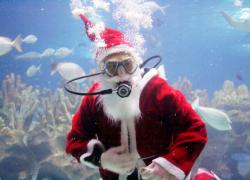 Santa scuba diving 