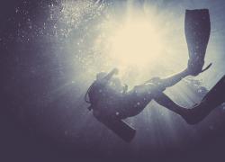 scuba diver stuck pipe power plant