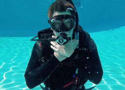 emergency scuba hang signals
