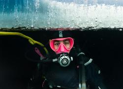 scuba diving under the ice 