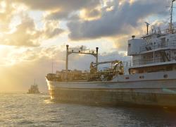 shipwreck dive safe ocean sky lady luck