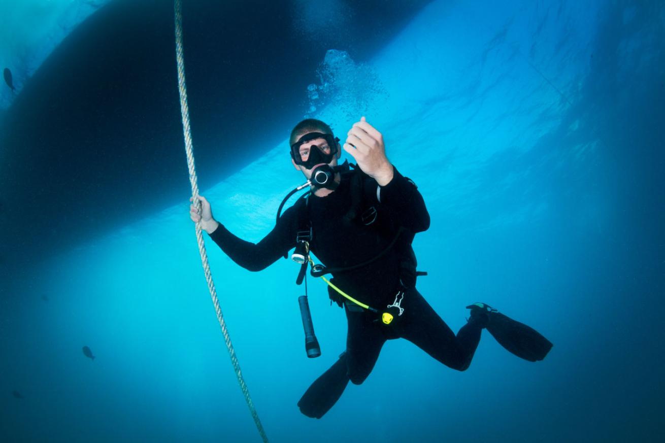 safety stop while scuba diving