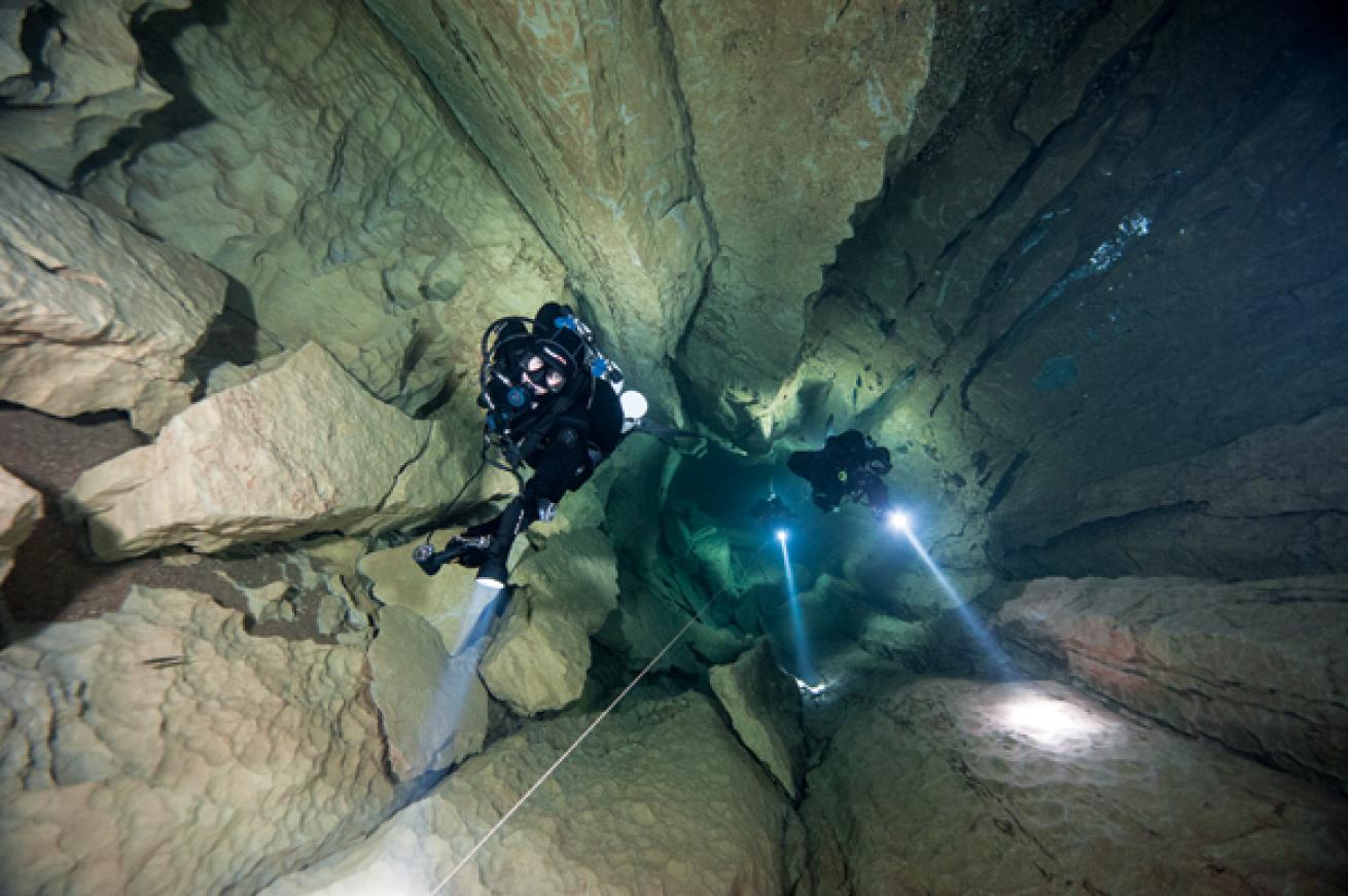 scuba diving in caves